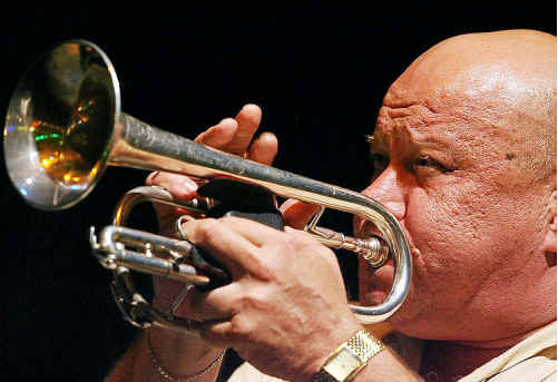Hear the amazing stories of legenday Warren Vache and his career in jazz. Hear the amazing stories of legenday Warren Vache and his career in jazz.